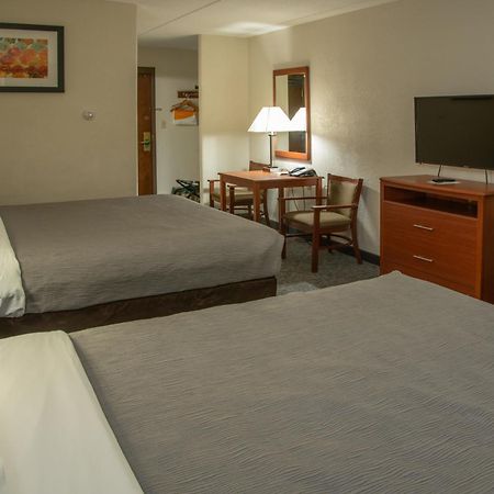 Quality Inn Stadium Area Green Bay Ngoại thất bức ảnh