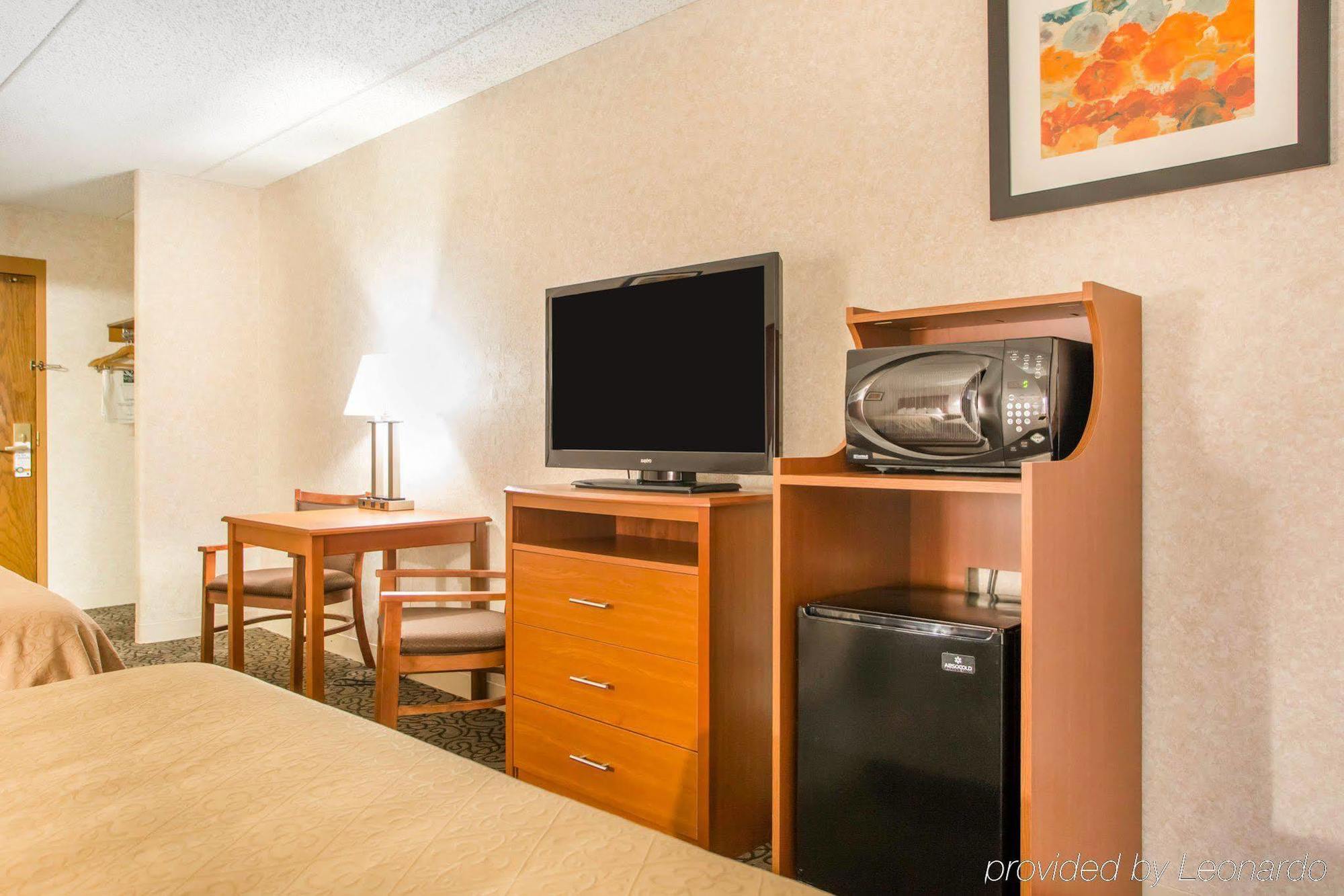 Quality Inn Stadium Area Green Bay Ngoại thất bức ảnh